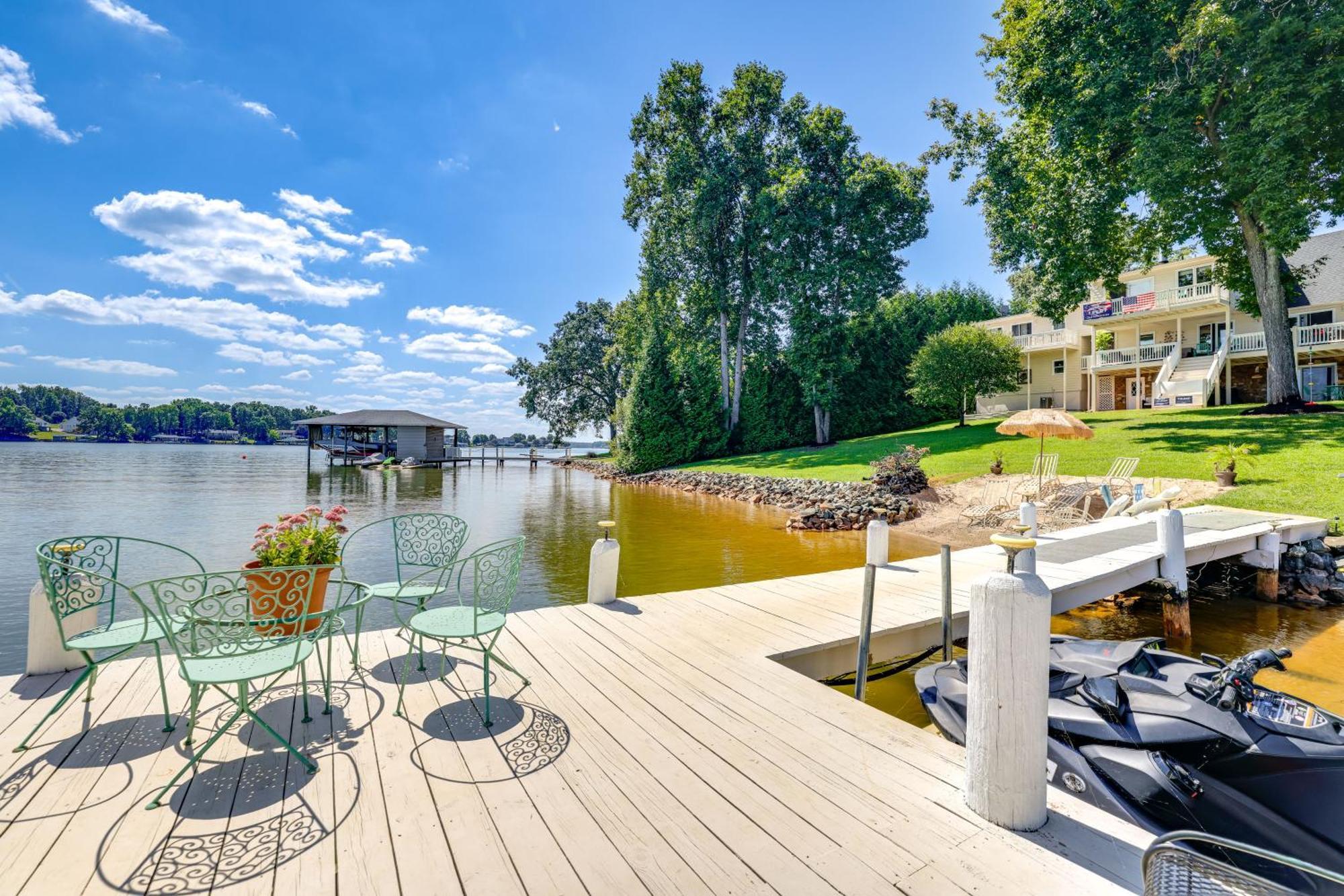 Smith Mountain Lake Retreat With Private Beach! Huddleston Екстер'єр фото