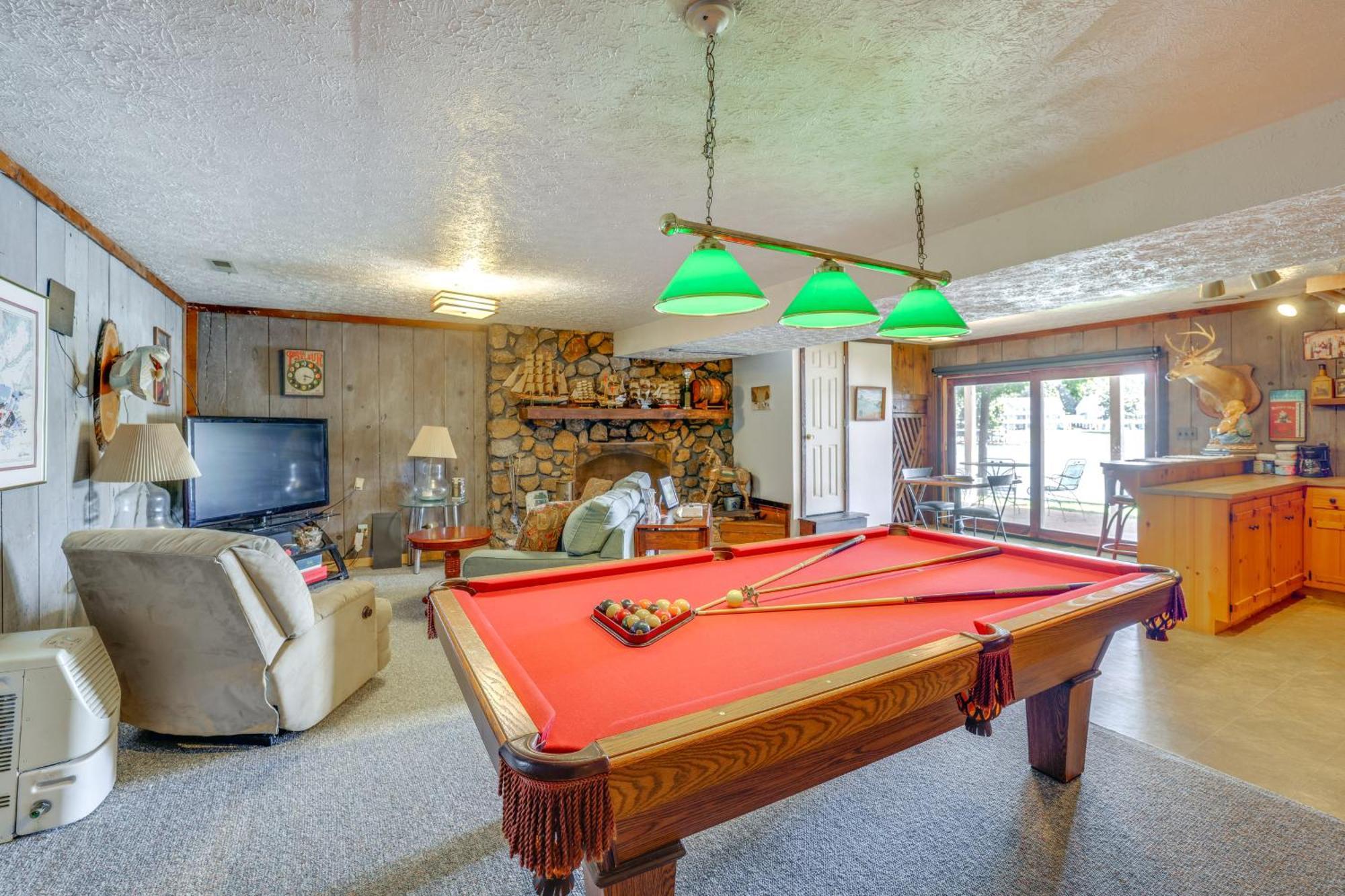 Smith Mountain Lake Retreat With Private Beach! Huddleston Екстер'єр фото