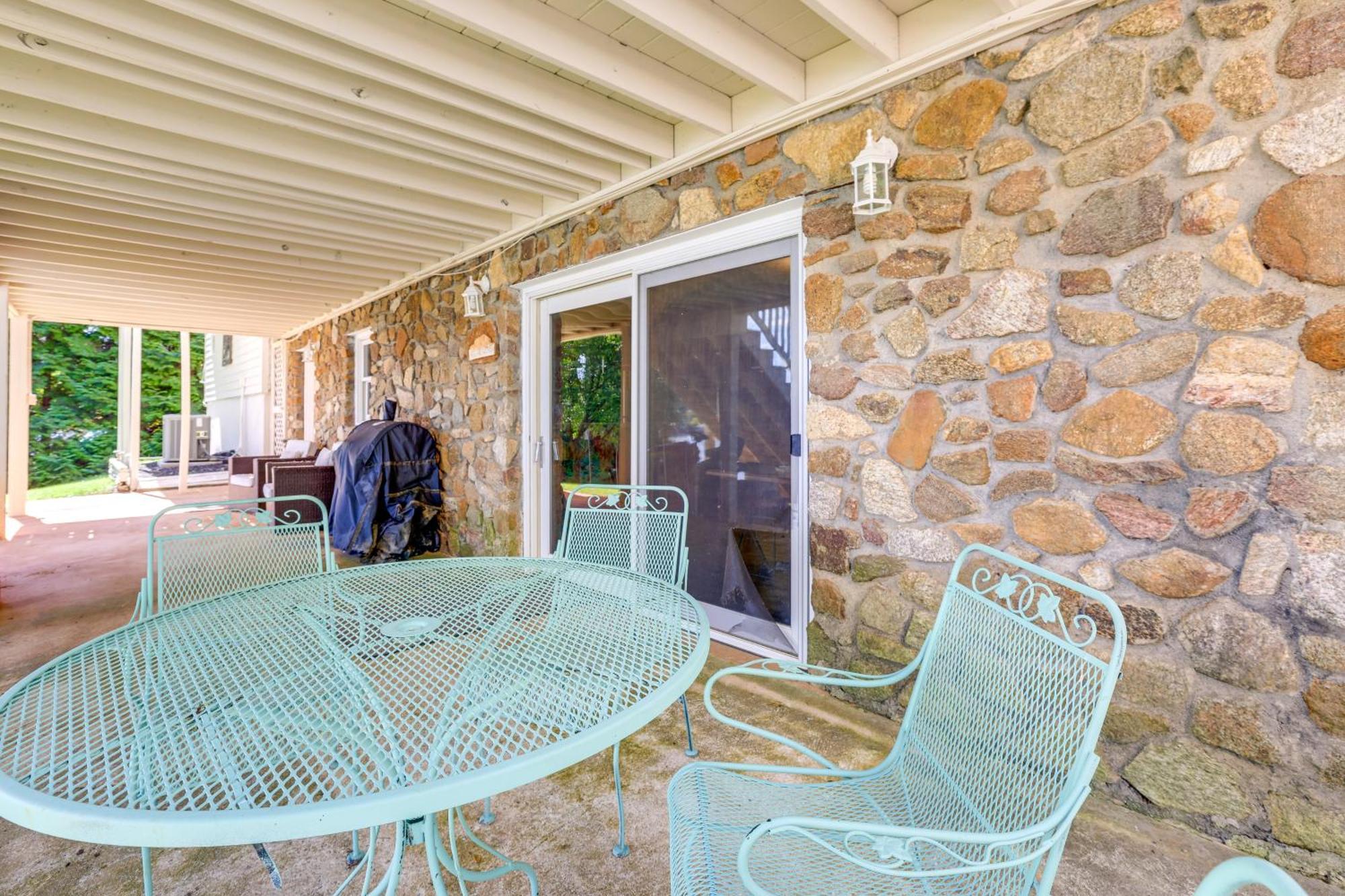 Smith Mountain Lake Retreat With Private Beach! Huddleston Екстер'єр фото