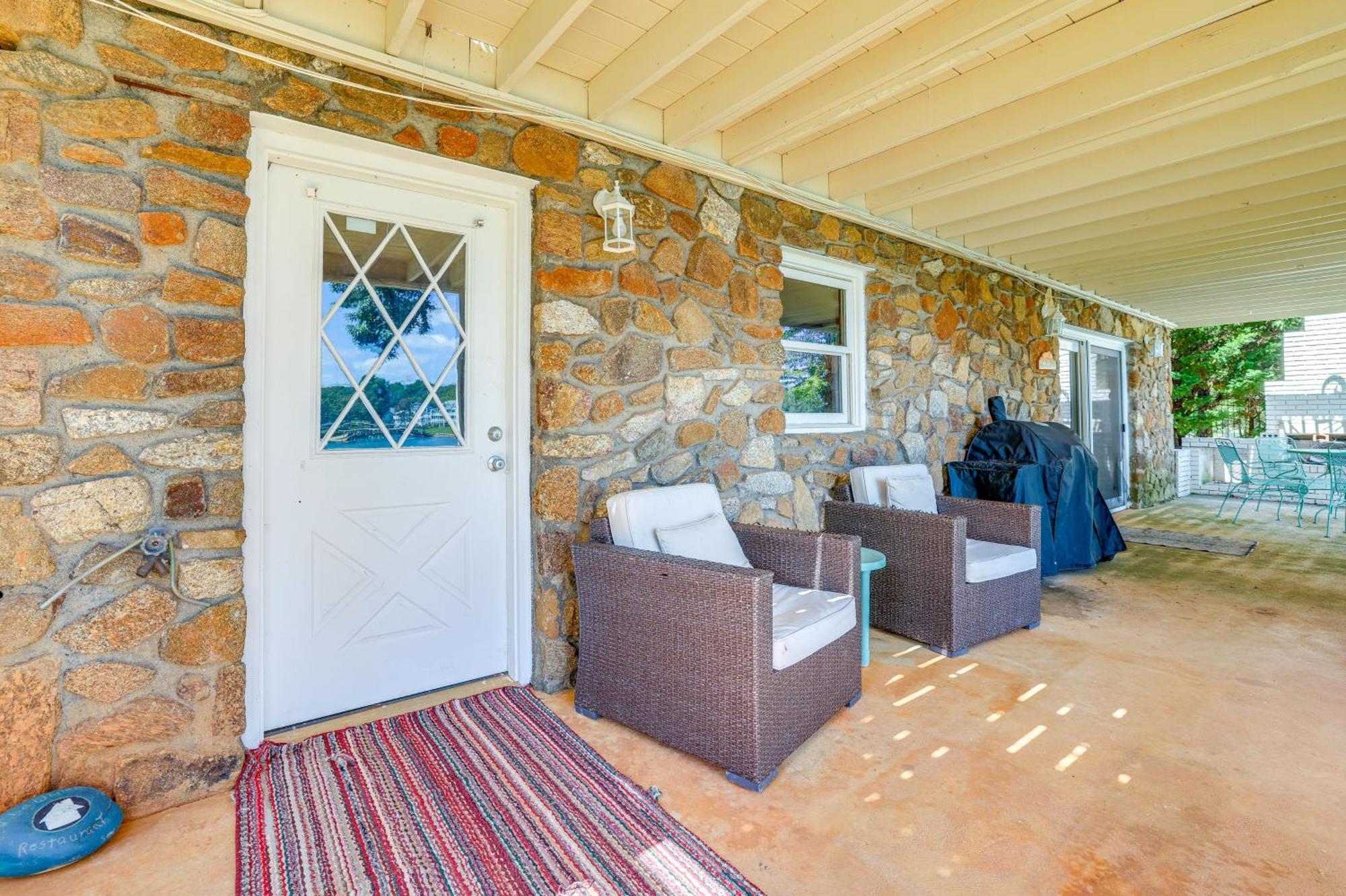 Smith Mountain Lake Retreat With Private Beach! Huddleston Екстер'єр фото
